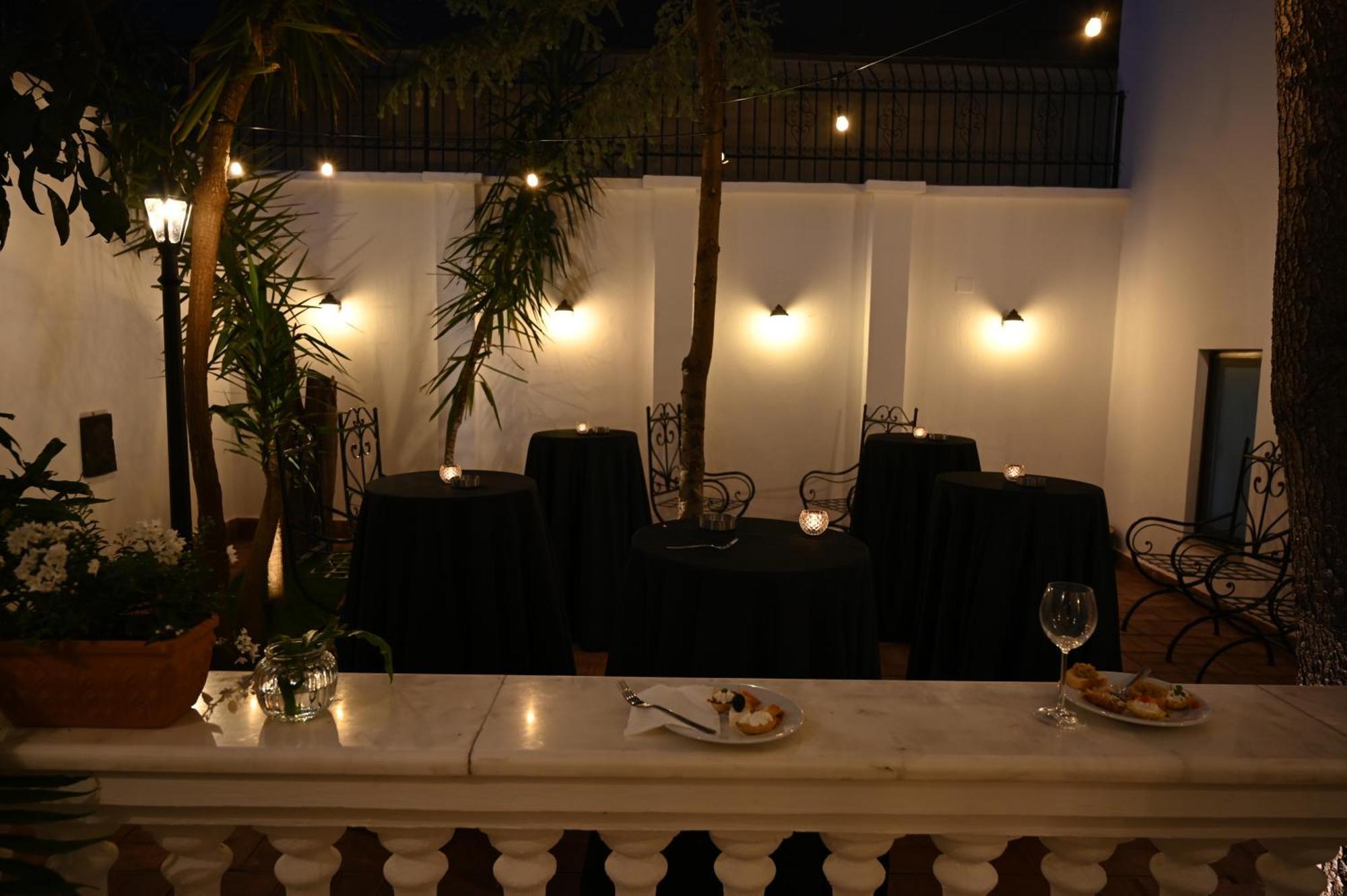 Niche Boutique Hotel Tirana Exterior foto